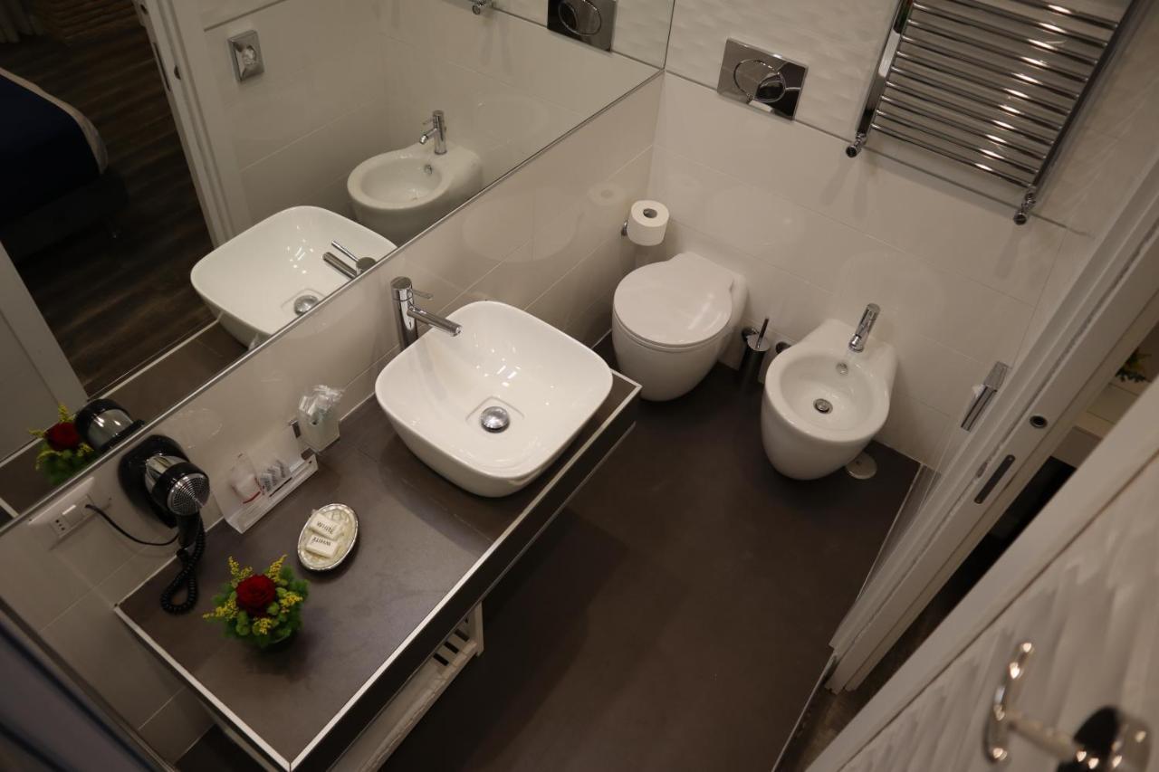 Millina Suites In Navona Рим Екстер'єр фото
